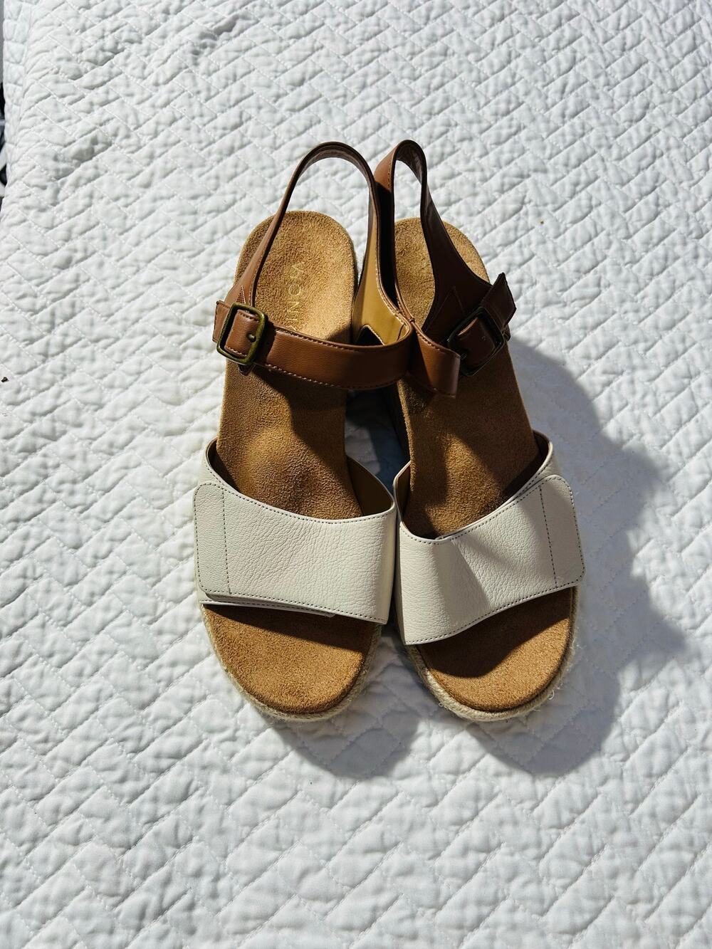 VIONIC Women’s Sable Platform Wedge Sandals 
Size - 10